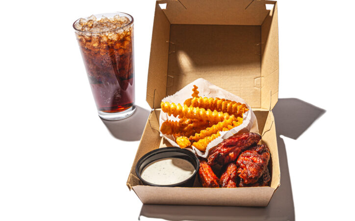 Woodie's Wings Chick In A Box $10.99 Combo