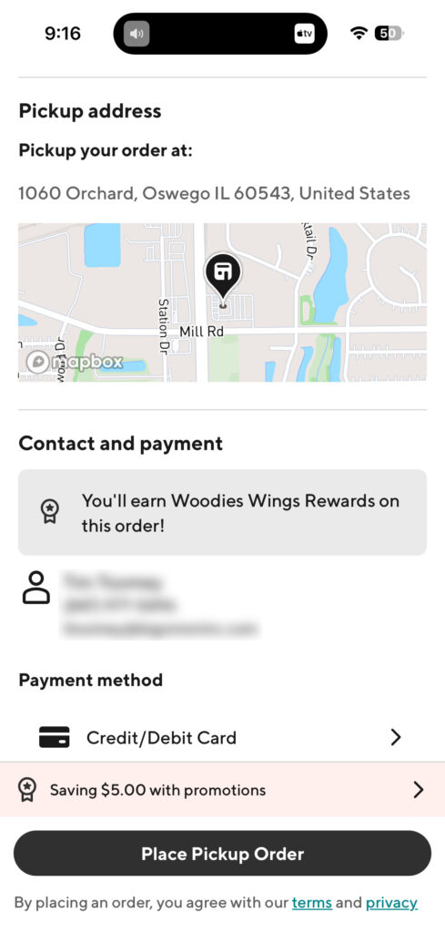 Earning points from WING WING REWARDS in the Woodie's Wings App!