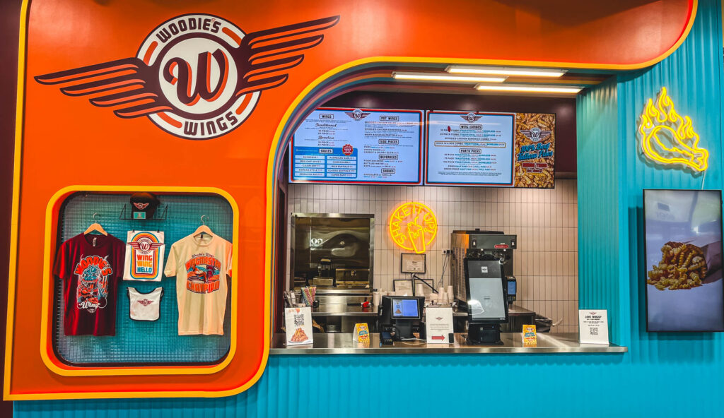 Woodie's Wings Wheeling Store Opening